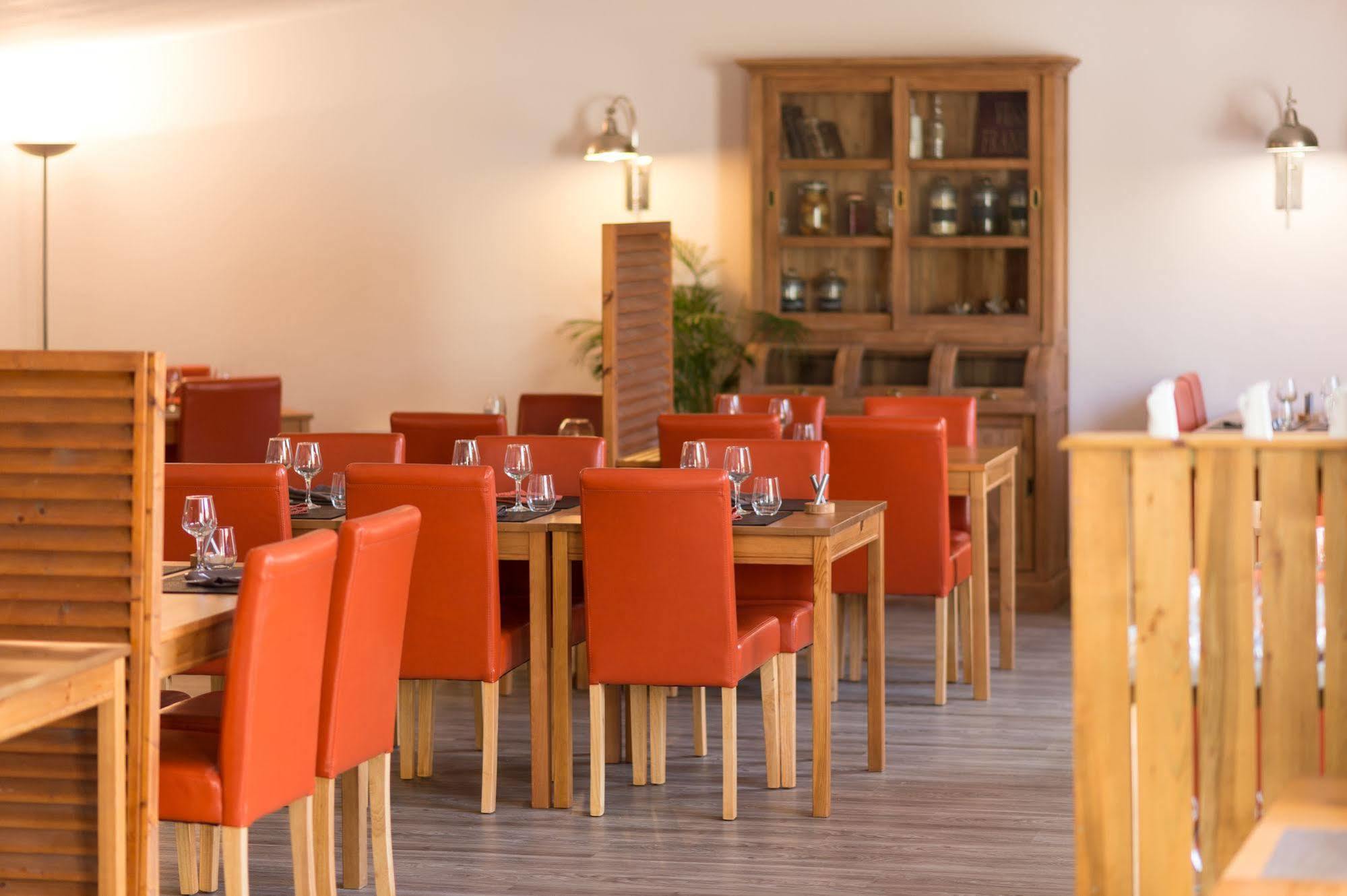 Latitude Ouest Hotel Restaurant & Spa Локронан Экстерьер фото
